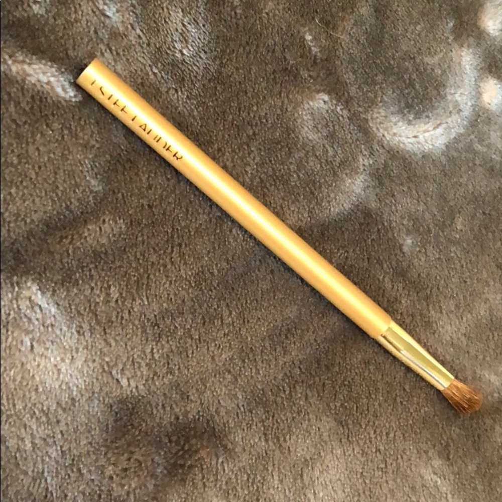 Estēe Lauder eyeshadow brush